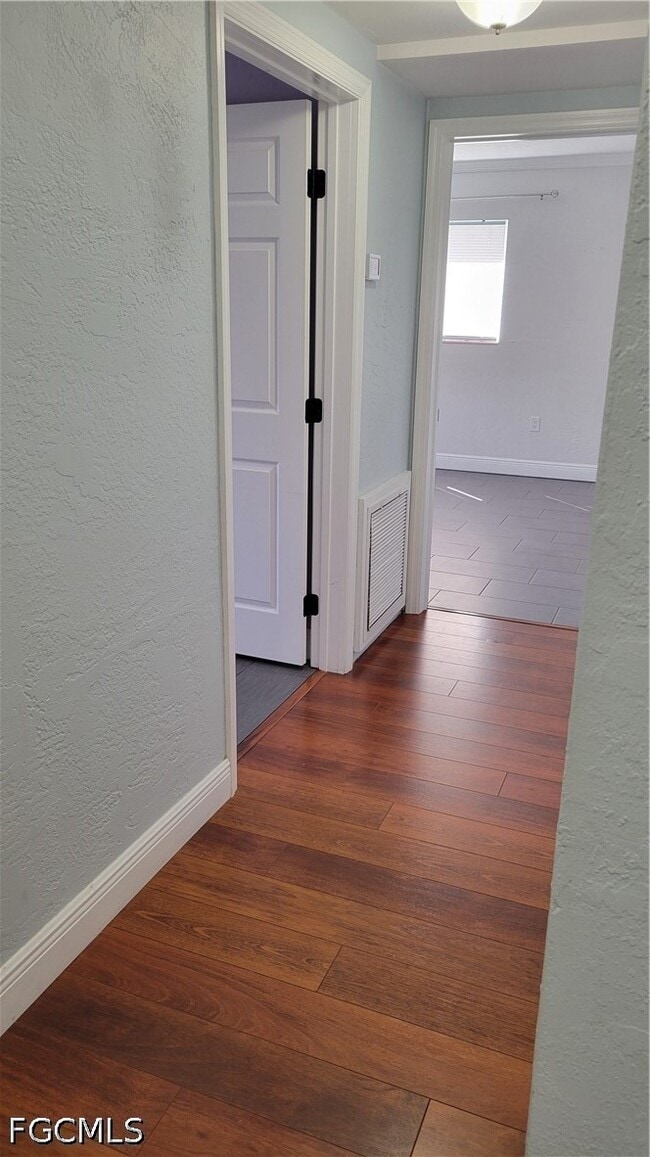 Building Photo - 1403 Davis Dr