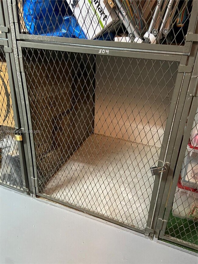 Building Photo - 16300 Golf Club Rd