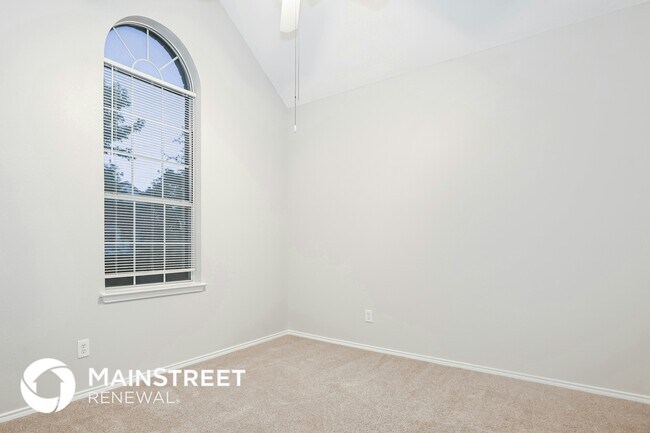 Building Photo - 1320 Greenfield Dr