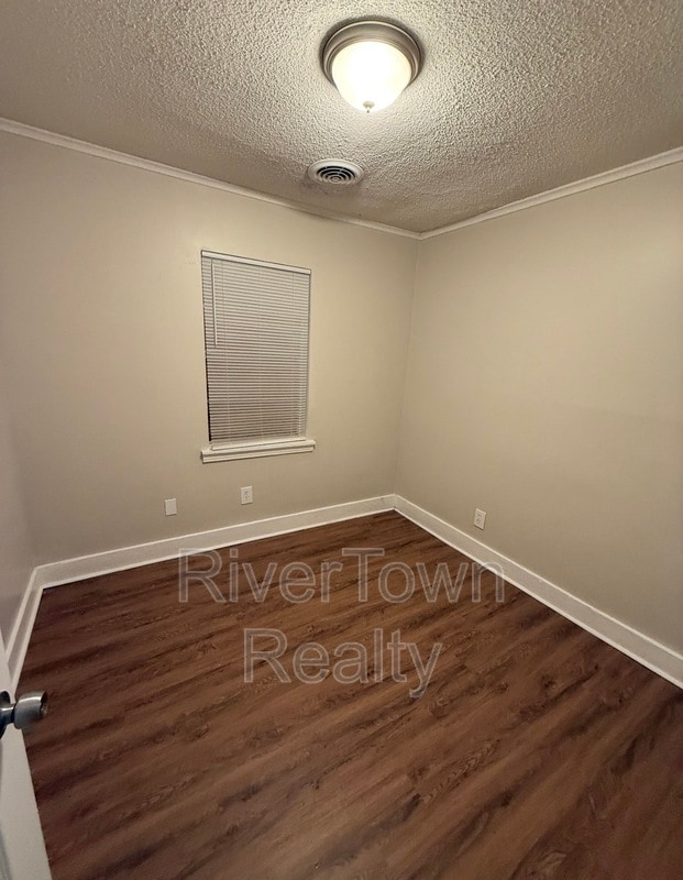 Building Photo - 192 Charter Ave