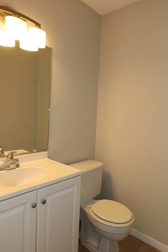 Building Photo - Putters Cove Duplex