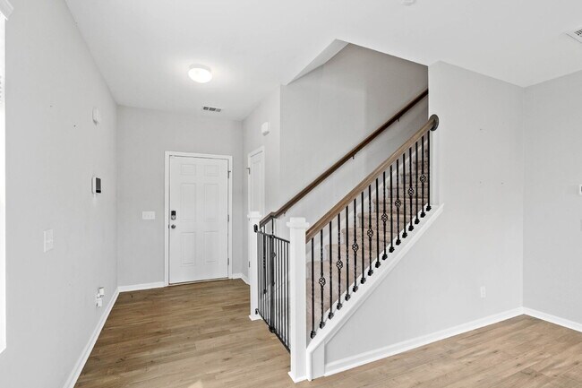 Building Photo - 23 Toxaway Ln