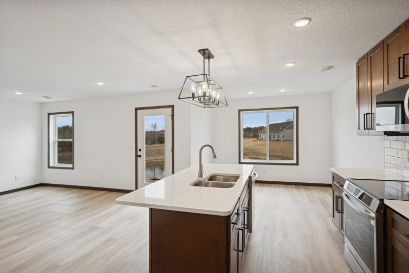 Building Photo - 18061 Walnut Circle