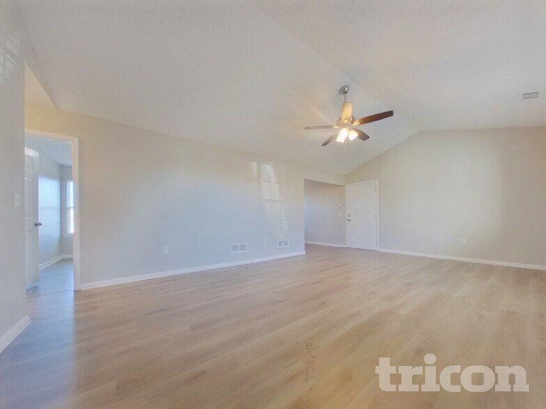 Building Photo - 98 Pin Oak Ct