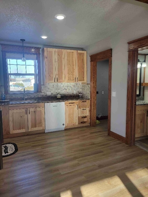 Building Photo - 103 1st St SE