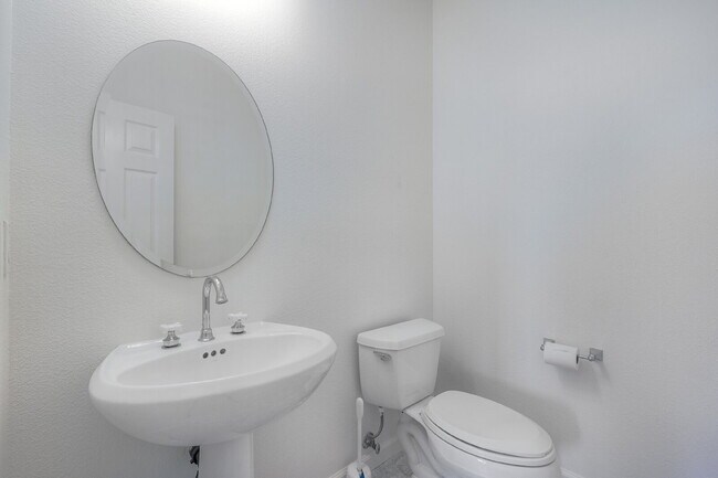 Building Photo - Highland Ranch Spring Valley 2-story 3 bd ...