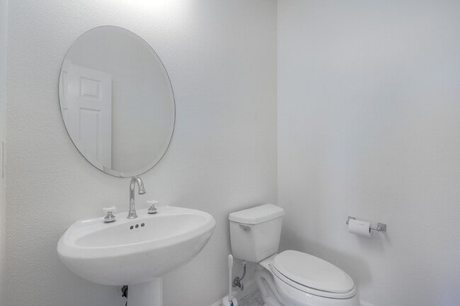 Building Photo - Highland Ranch Spring Valley 2-story 3 bd / 3.5 ba Home w Garage, Yard + MORE!