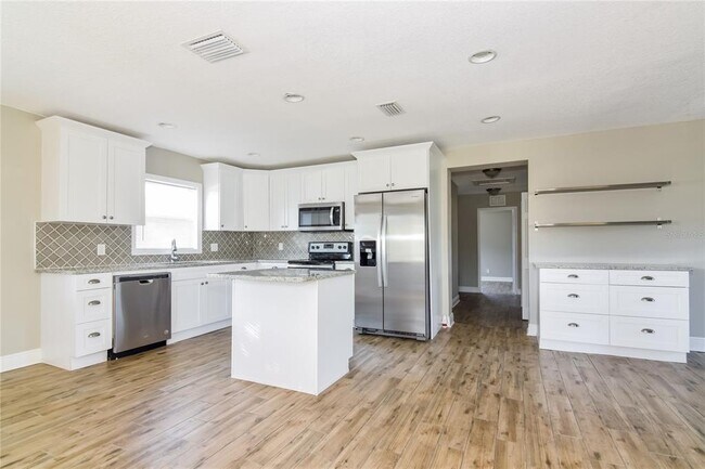 Building Photo - 2509 W Grace St