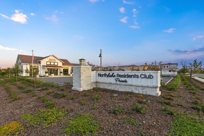 Building Photo - 3730 Benicia Ave