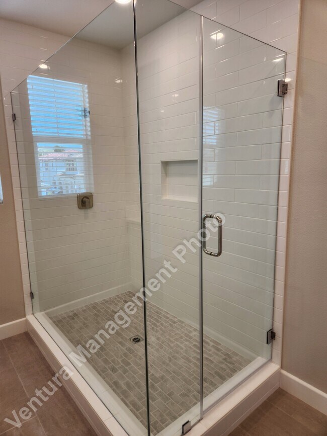 Building Photo - 3020 Harrison Ln