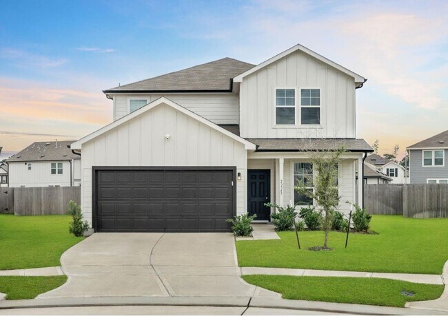 Building Photo - 23543 Powmill St