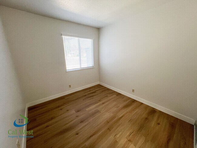 Building Photo - 3023 Plumstead Way