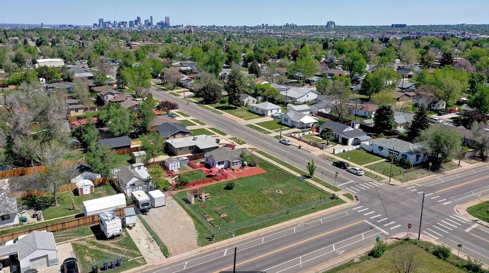 Building Photo - 2401 W Jewell Ave
