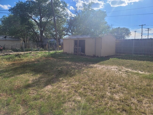 Building Photo - 1012 E Brazos St