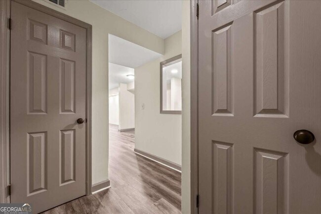 Building Photo - 210 Appleby Dr