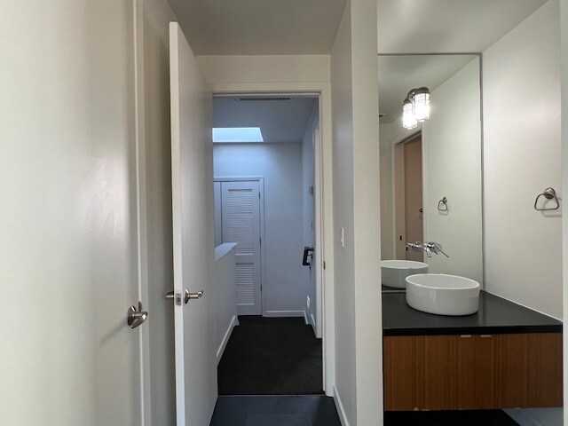 Building Photo - 1326 E Sutter Walk