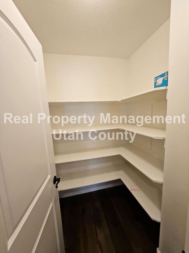 Building Photo - 950 N 940 W
