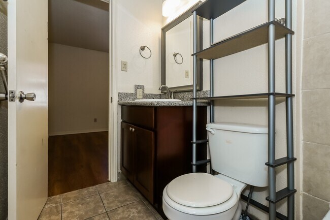 Building Photo - 3003 Falk Ct