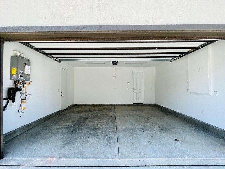 Building Photo - 27057 Trail View Ln