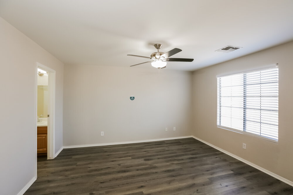 Building Photo - 3419 W Sunland Ave