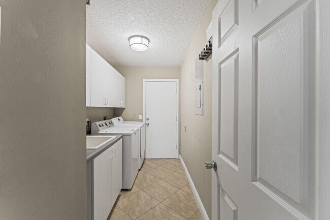 Building Photo - 13679 Callington Dr