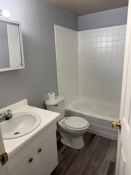 Building Photo - 1520 Spruce Ave