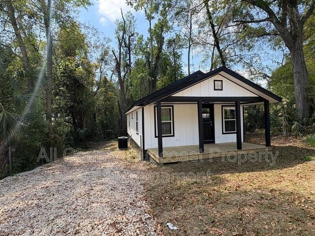 Building Photo - 265 Bowman St