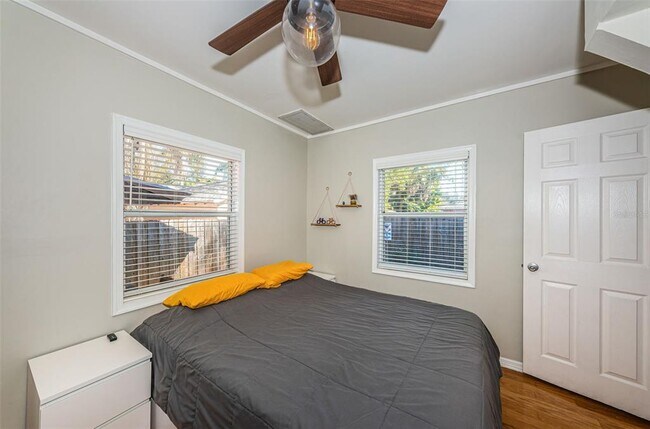 Building Photo - 1009 8th St N