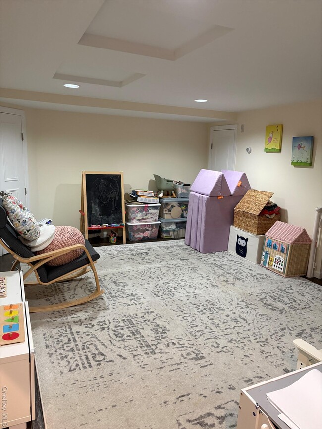 Building Photo - 3610 Ionia St