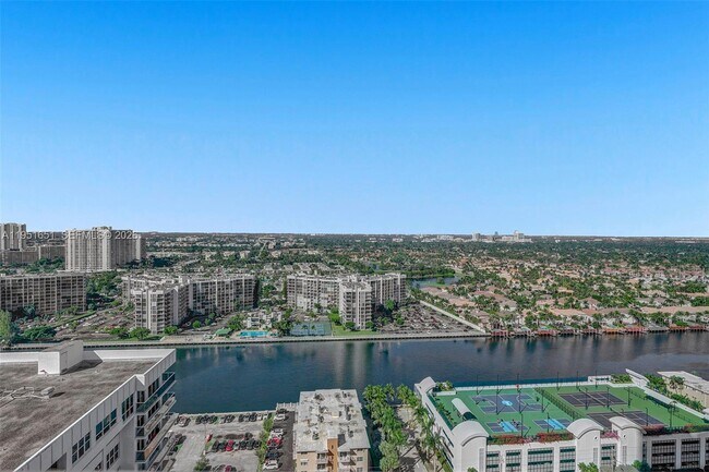 Building Photo - 2711 S Ocean Dr