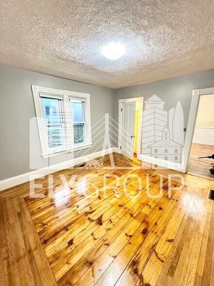 Building Photo - 10 Spruce St