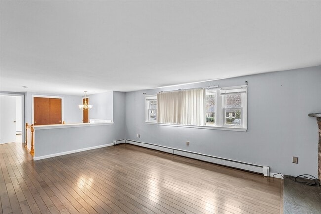 Building Photo - 323 Flagg St