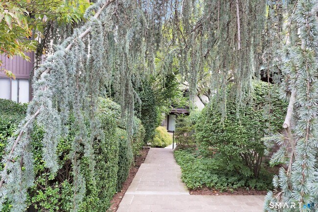 Building Photo - 81 Courtland Ave