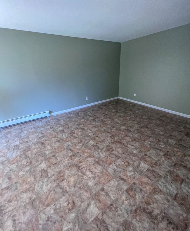 Building Photo - 1 Bedroom, 1 Bathroom Apartment In Desirab...