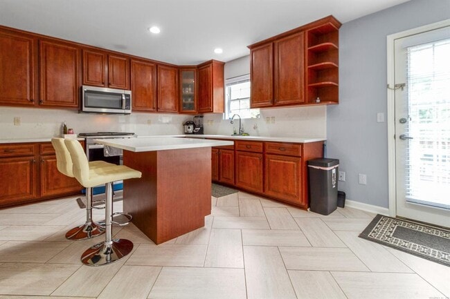 Building Photo - 3302 Eaton Ct