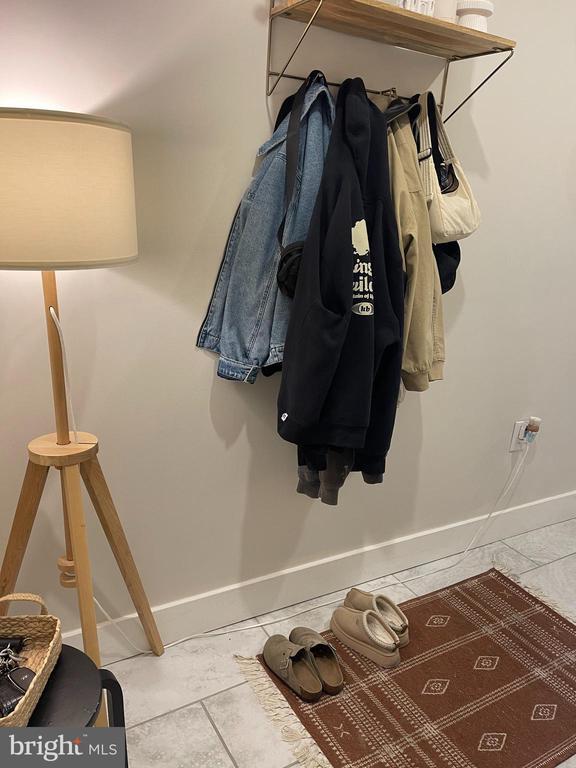 Primary Photo - 21 S Main St