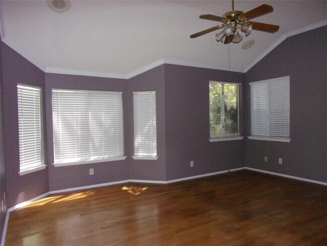 Building Photo - 6301 Back Bay Ln