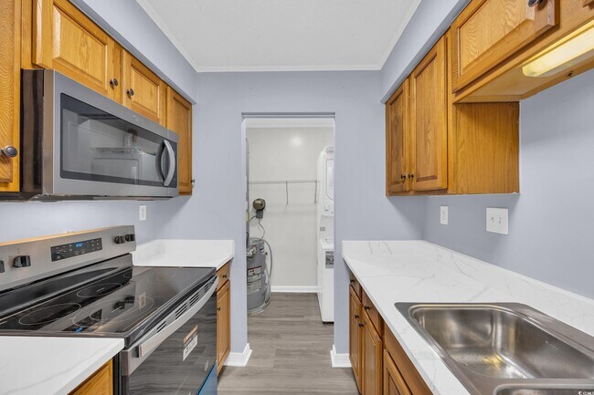 Building Photo - 950 Forestbrook Rd