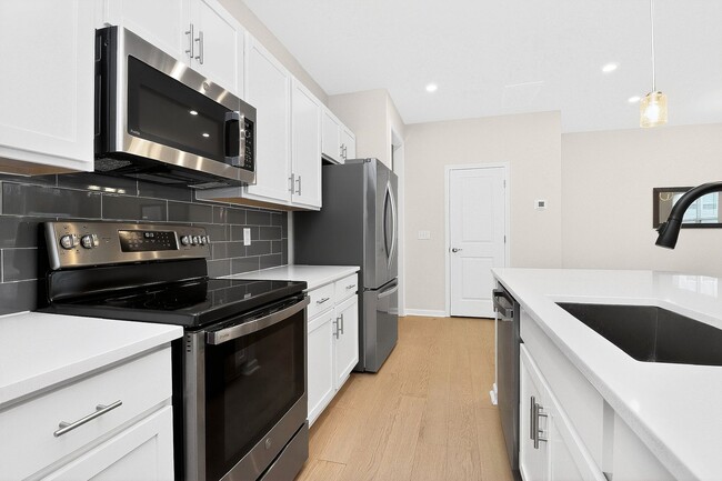 Building Photo - Brand NEW Townhome for RENT!