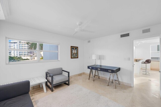 Building Photo - 511 Bayshore Dr