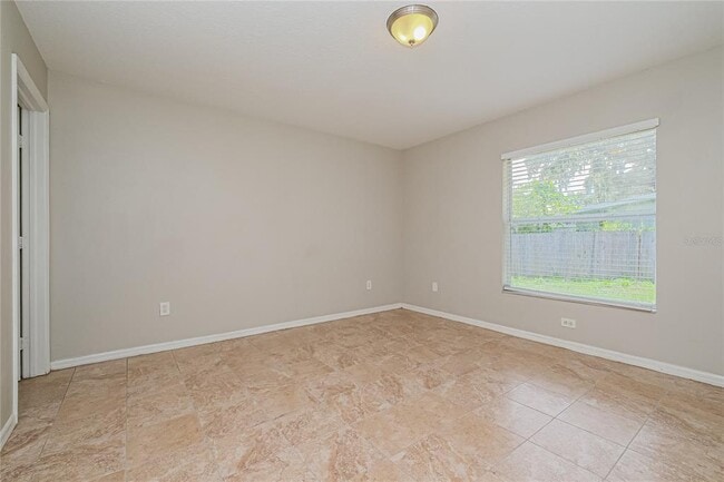 Building Photo - 2627 E Chelsea St