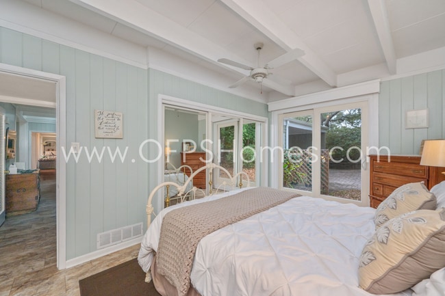 Building Photo - Bayou-Front Home w/ Dock