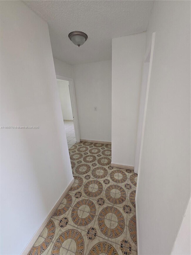 Building Photo - 8857 SW 27th St