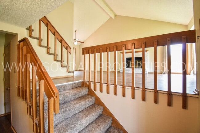 Building Photo - 3 Bedroom, 1.5 Bath Home in West Des Moines