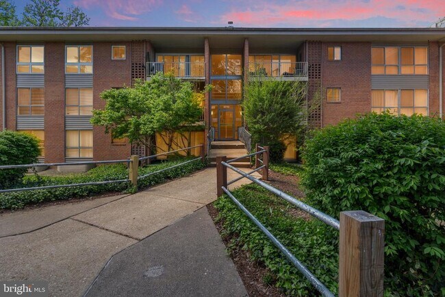 Building Photo - 3712 N Rosser St