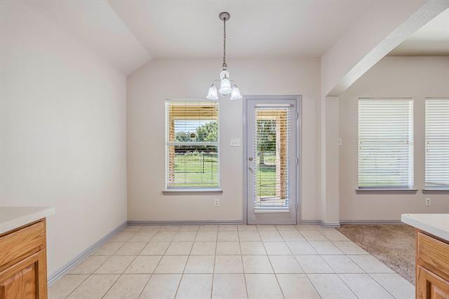 Building Photo - 8127 Robertson Dr