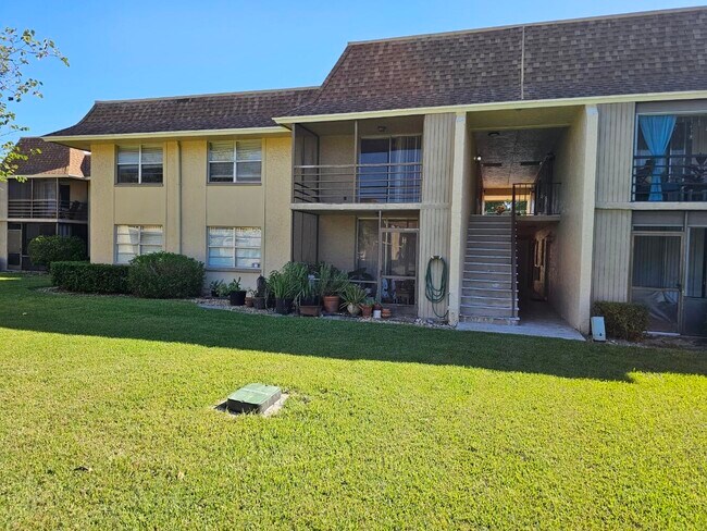 Building Photo - 1301 NW 12th Ave