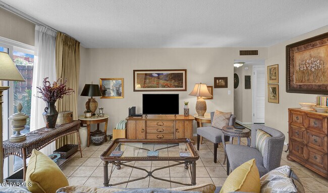 Building Photo - 252 Shadow Mountain Dr