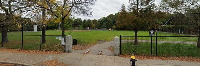 Building Photo - 32 Glenrose Rd