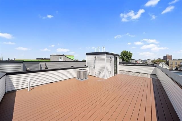 Building Photo - 27 Graham St